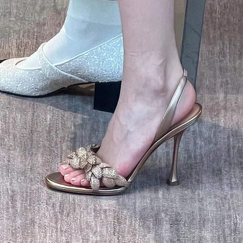 Sandálias femininas de salto a - Metallic Heel Sandal avaliação e preço