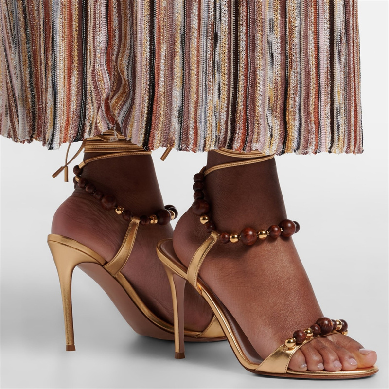 Sandálias Retrô de Luxo em Cou - Metallic Heel Sandal avaliação e preço